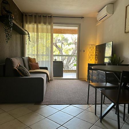 Appartement Residence Santa Barbara Avec Piscine Et A 750M De La Plage Cavalaire-sur-Mer Extérieur photo