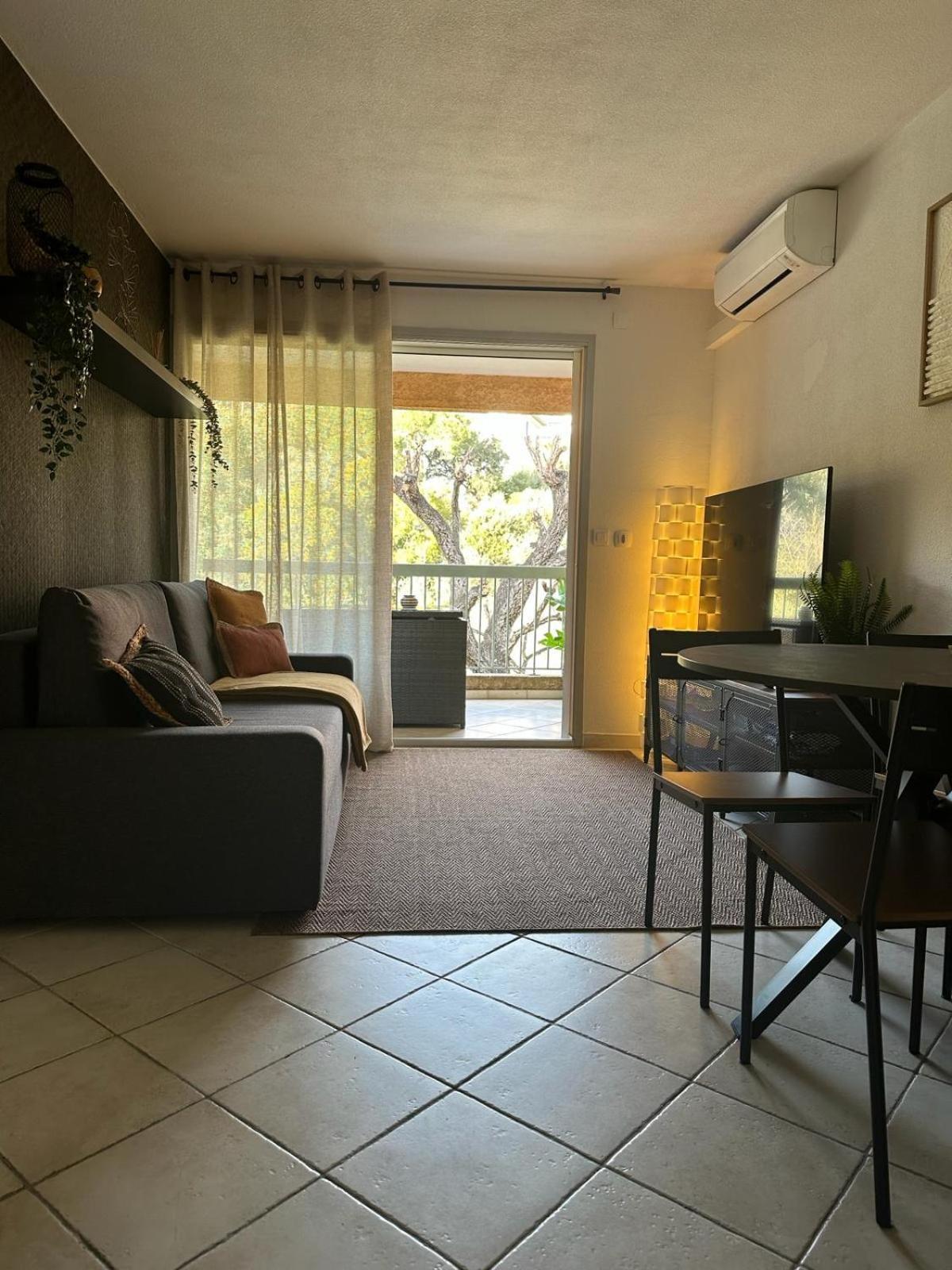 Appartement Residence Santa Barbara Avec Piscine Et A 750M De La Plage Cavalaire-sur-Mer Extérieur photo