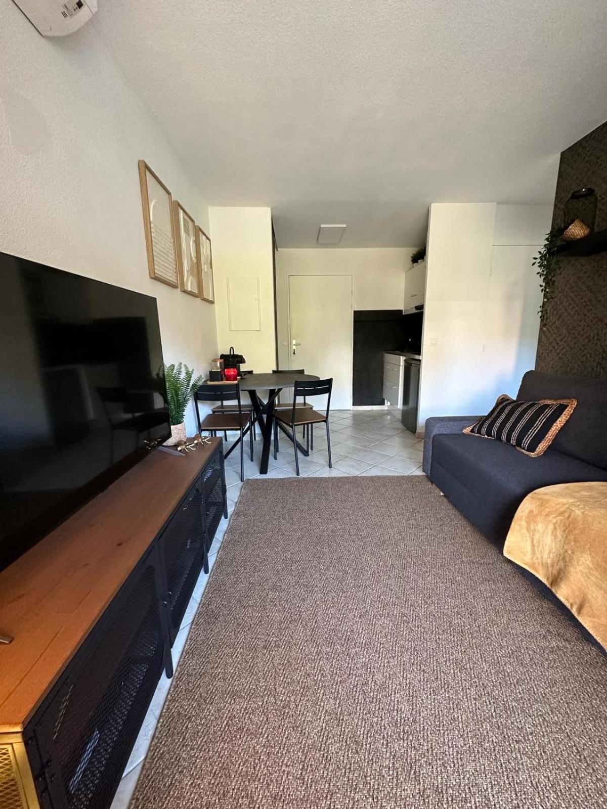 Appartement Residence Santa Barbara Avec Piscine Et A 750M De La Plage Cavalaire-sur-Mer Extérieur photo