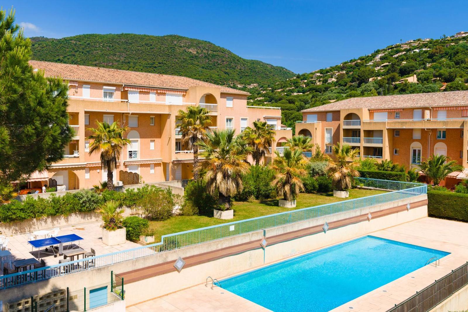 Appartement Residence Santa Barbara Avec Piscine Et A 750M De La Plage Cavalaire-sur-Mer Extérieur photo