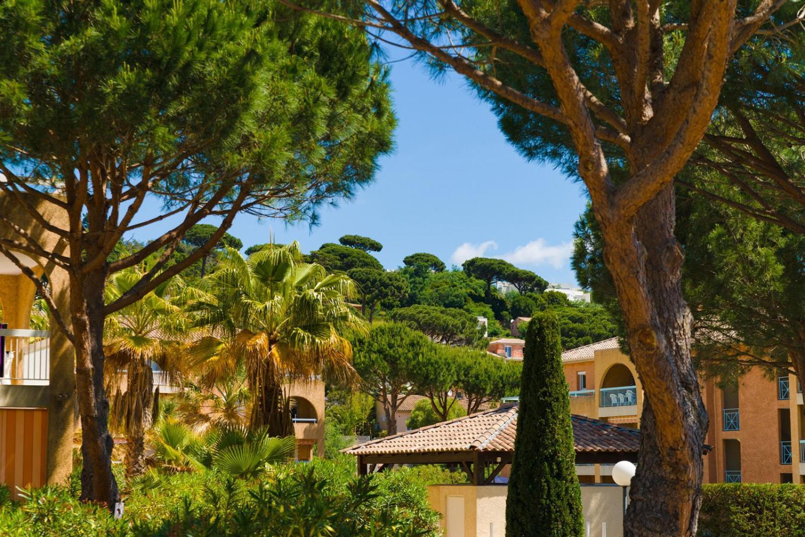 Appartement Residence Santa Barbara Avec Piscine Et A 750M De La Plage Cavalaire-sur-Mer Extérieur photo