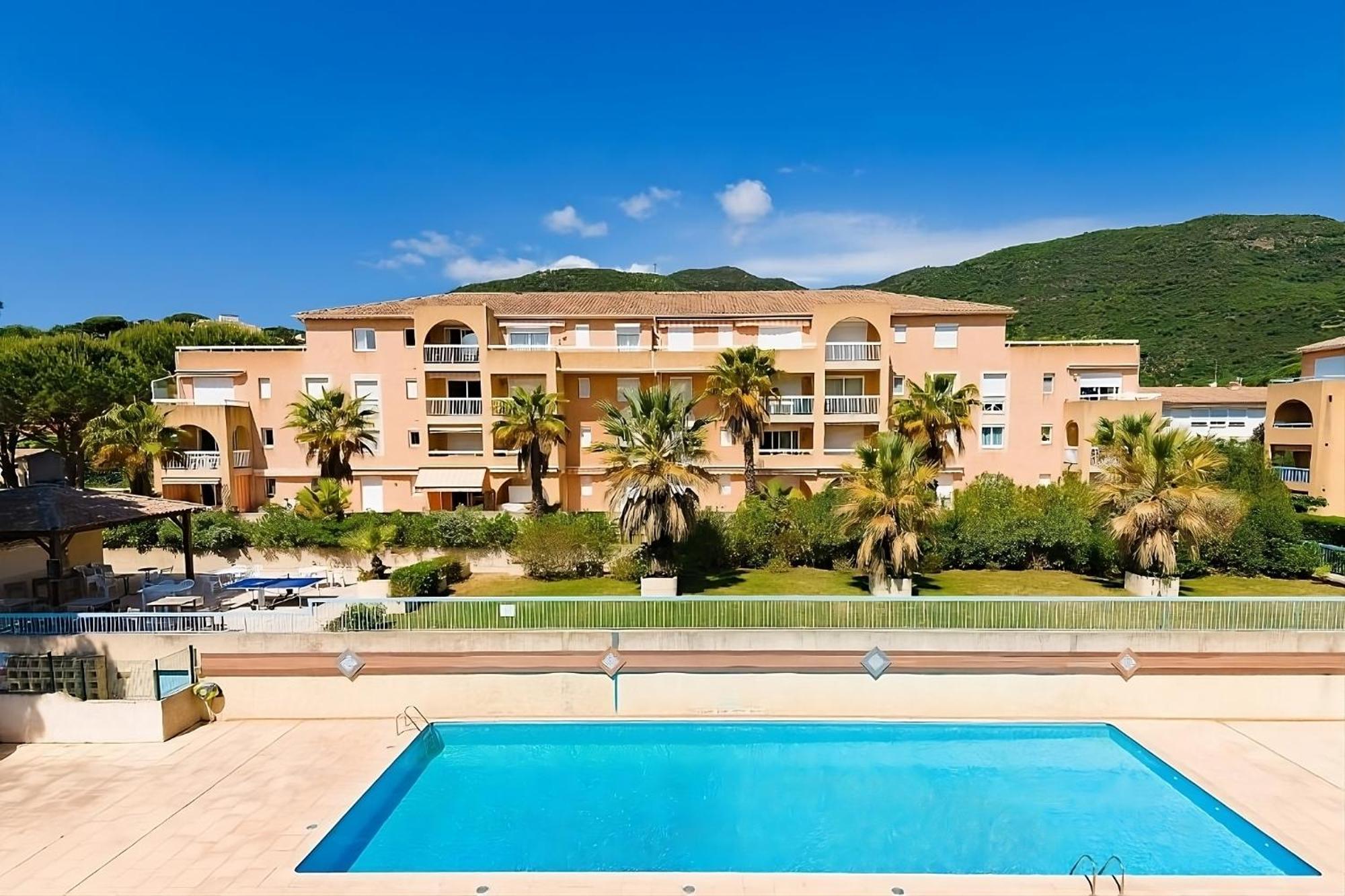 Appartement Residence Santa Barbara Avec Piscine Et A 750M De La Plage Cavalaire-sur-Mer Extérieur photo