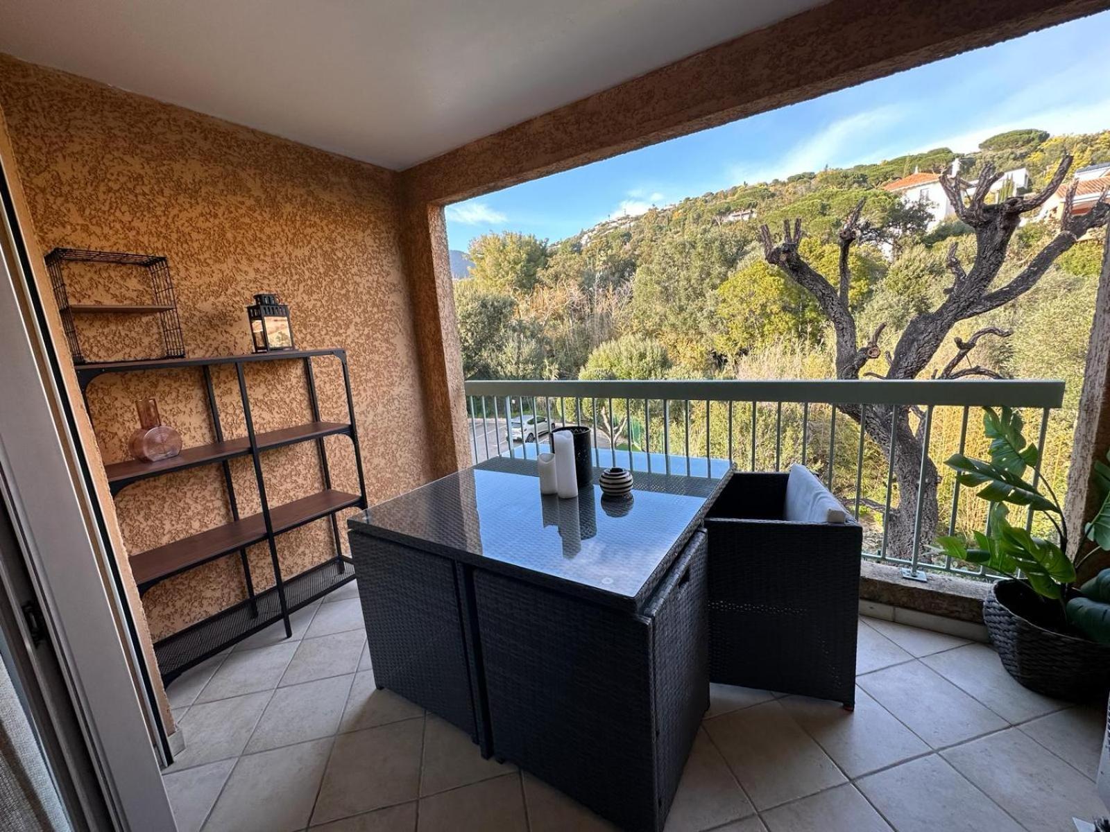 Appartement Residence Santa Barbara Avec Piscine Et A 750M De La Plage Cavalaire-sur-Mer Extérieur photo